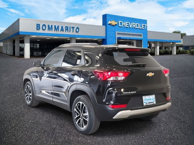 Used 2025 Chevrolet TrailBlazer LT w/ Convenience Package image 3