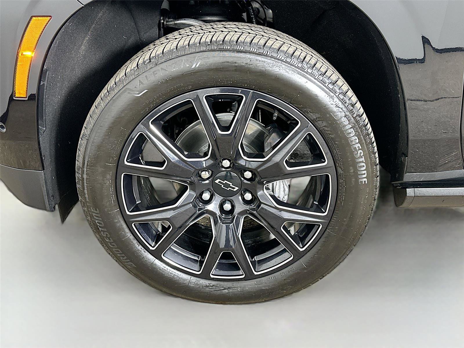 Used 2025 Chevrolet Tahoe High Country image 34