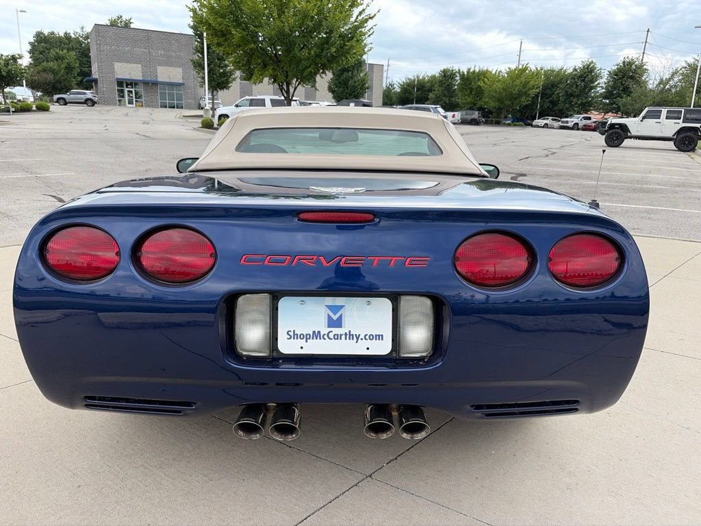 Used 2004 Chevrolet Corvette Convertible w/ Preferred Equipment Group RWD image 10
