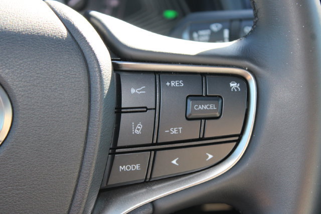 Certified 2024 Lexus UX 250h FWD image 17