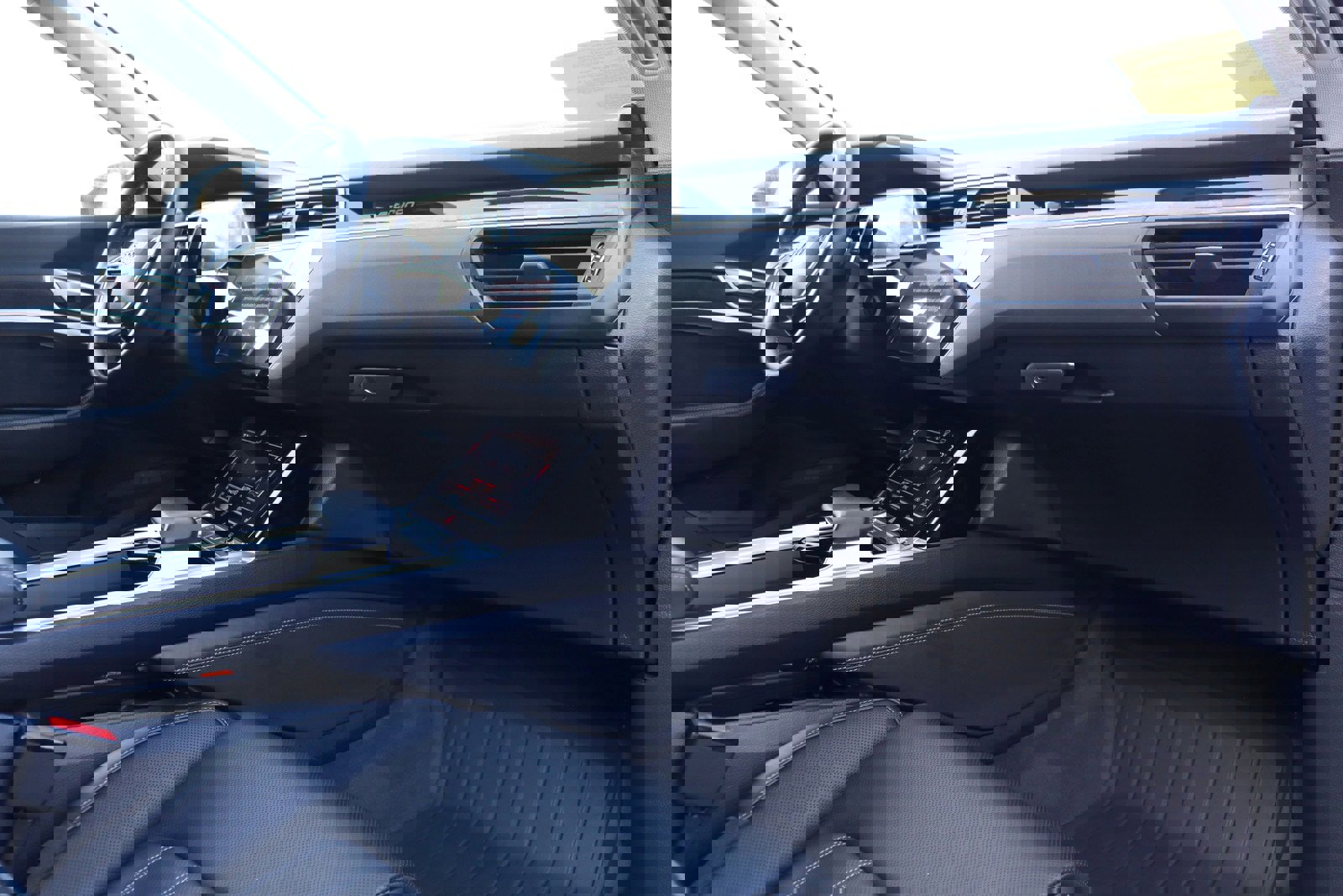 Used 2019 Audi e-tron Prestige w/ Prestige Package image 21