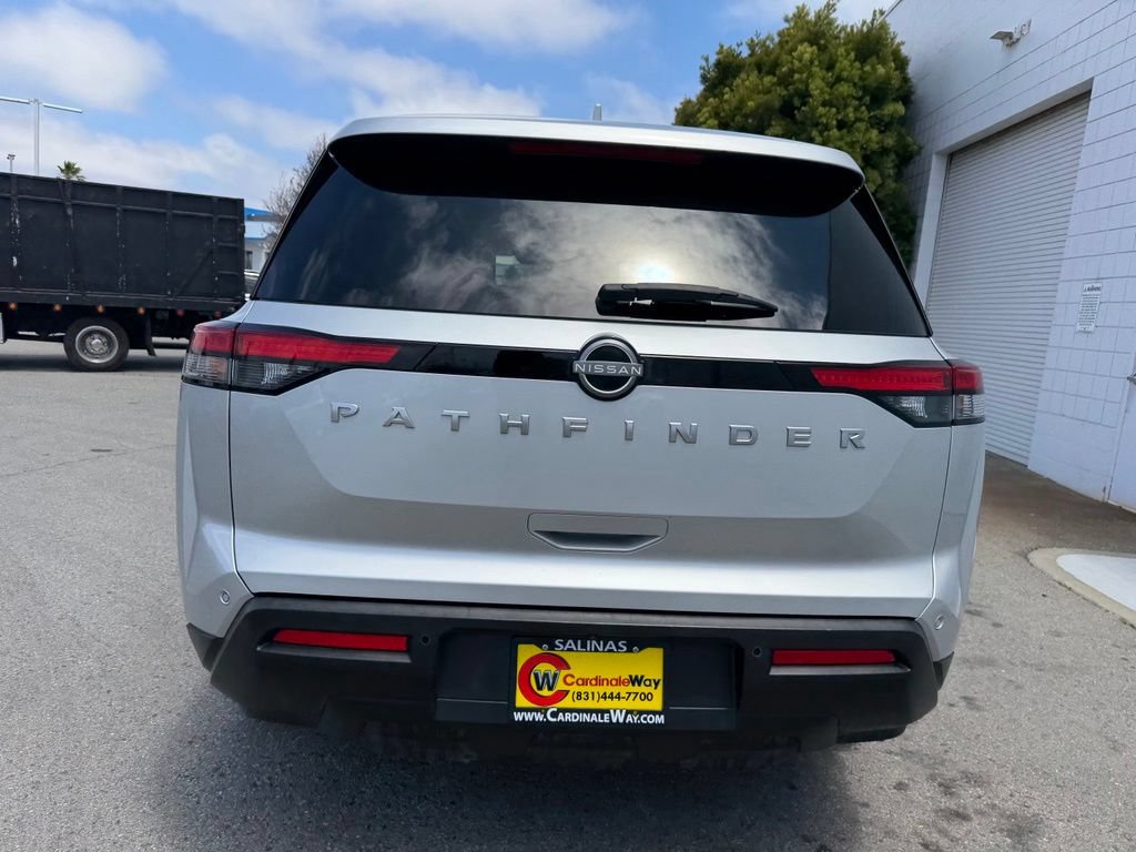Used 2025 Nissan Pathfinder SV FWD image 5