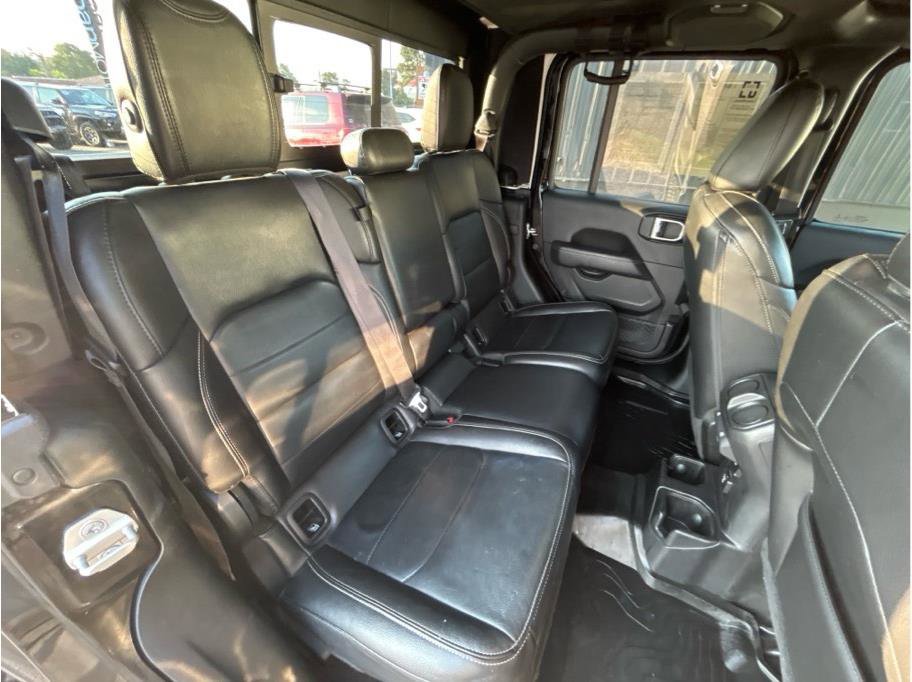 Used 2020 Jeep Gladiator Overland image 21