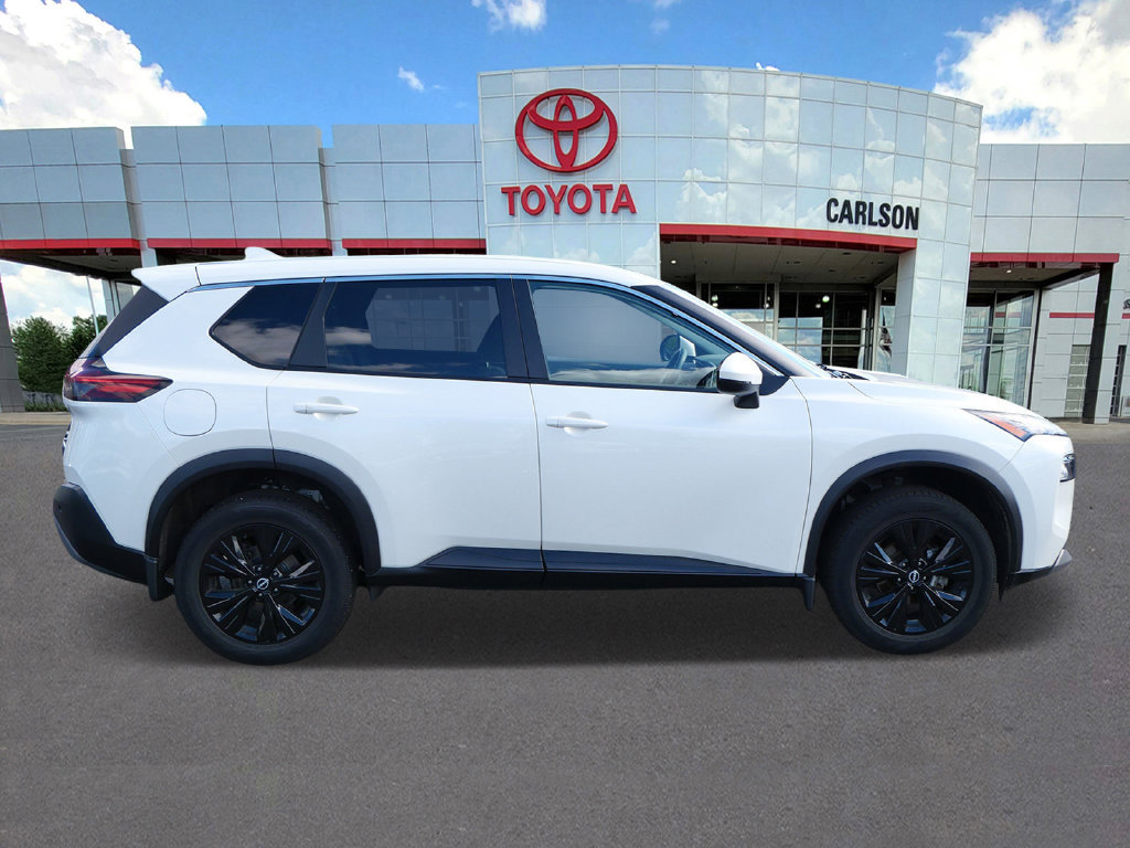 Used 2022 Nissan Rogue SV AWD/4WD image 4