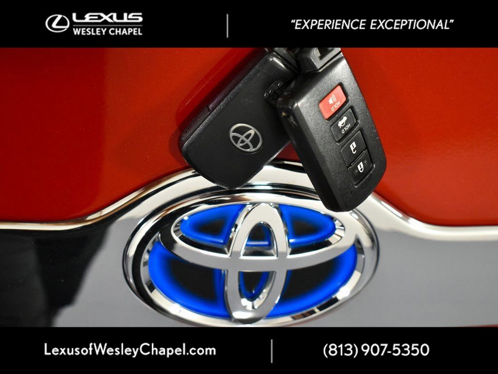 Used 2013 Toyota Camry XLE w/ Convenience Pkg image 38