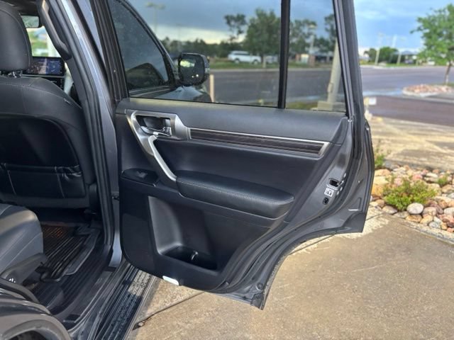 Used 2022 Lexus GX 460 Premium w/ Premium Package AWD/4WD image 31