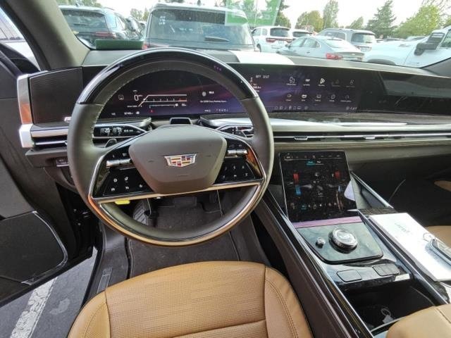 Used 2025 Cadillac Escalade ESV Premium Luxury w/ Touring Package image 3