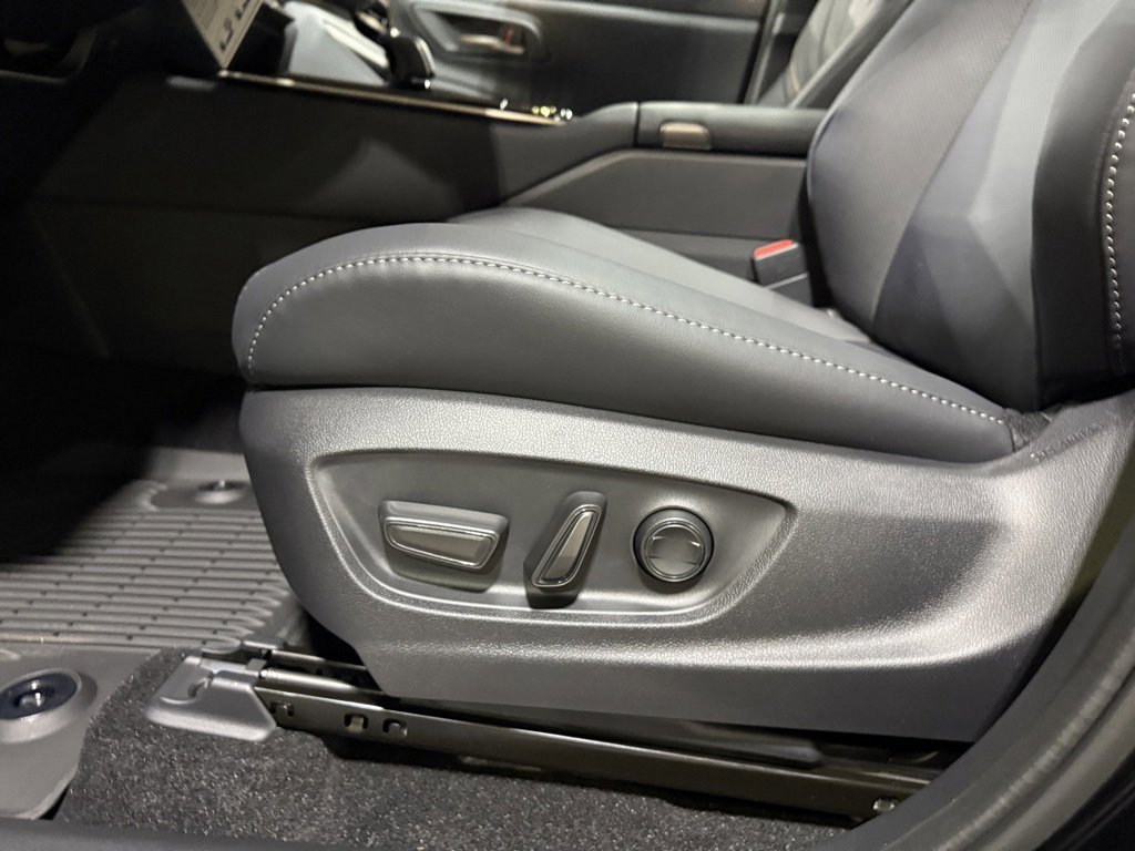 New 2025 Toyota Crown Signia image 16