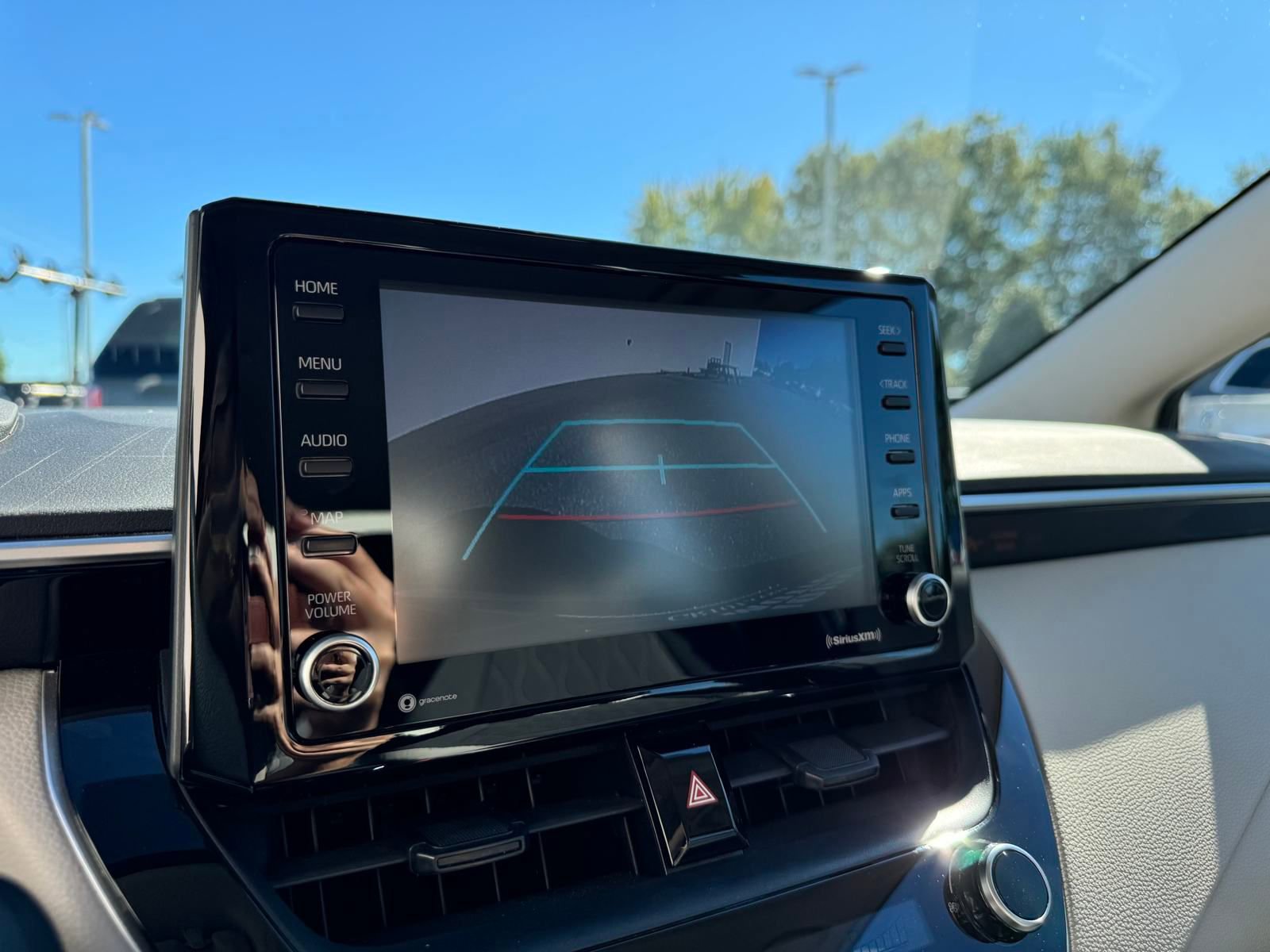 Used 2022 Toyota Corolla LE image 9