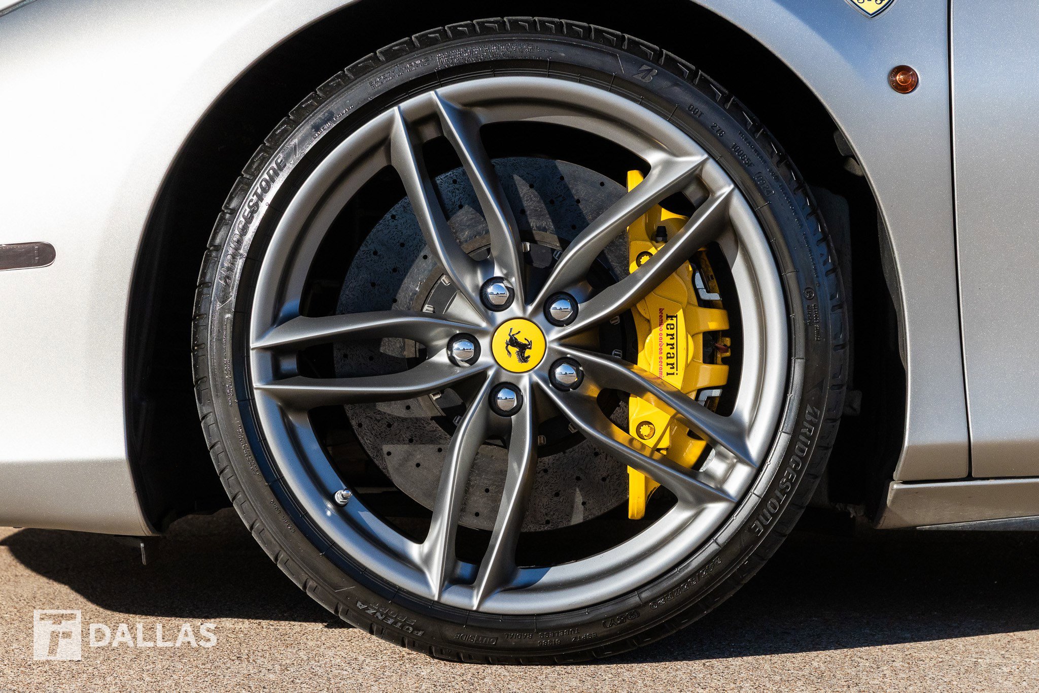 Used 2019 Ferrari 488 Spider image 9