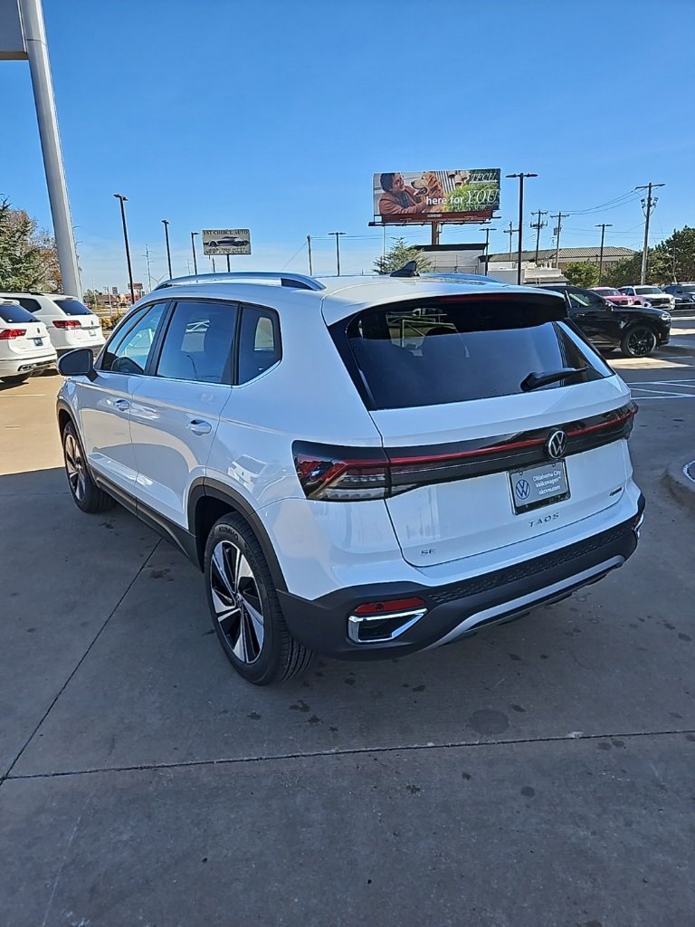 New 2026 Volkswagen Taos SE image 7