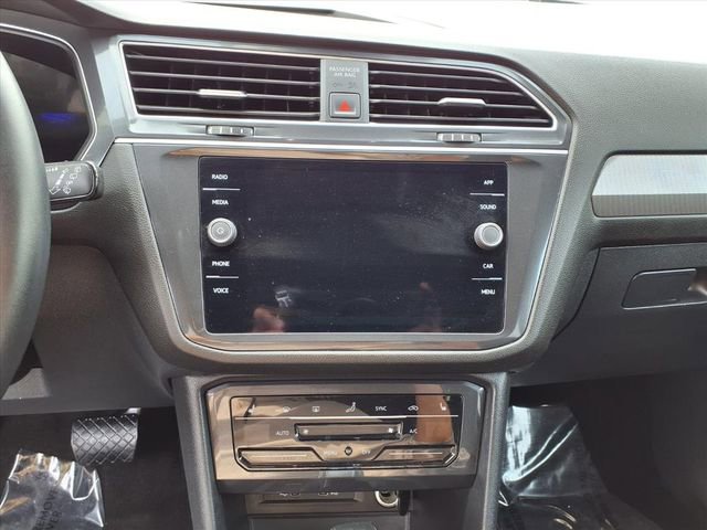 Used 2024 Volkswagen Tiguan SE image 18