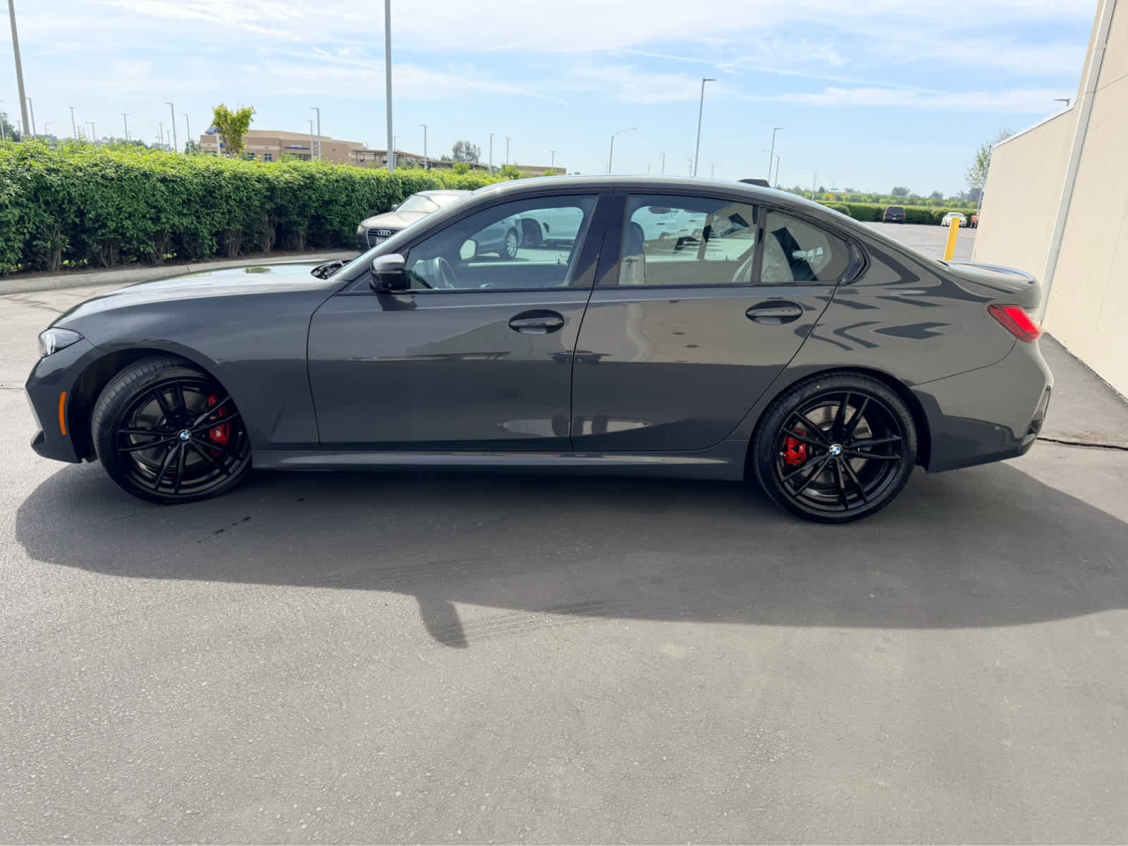 Used 2024 BMW 330i Sedan w/ M Sport Package image 3