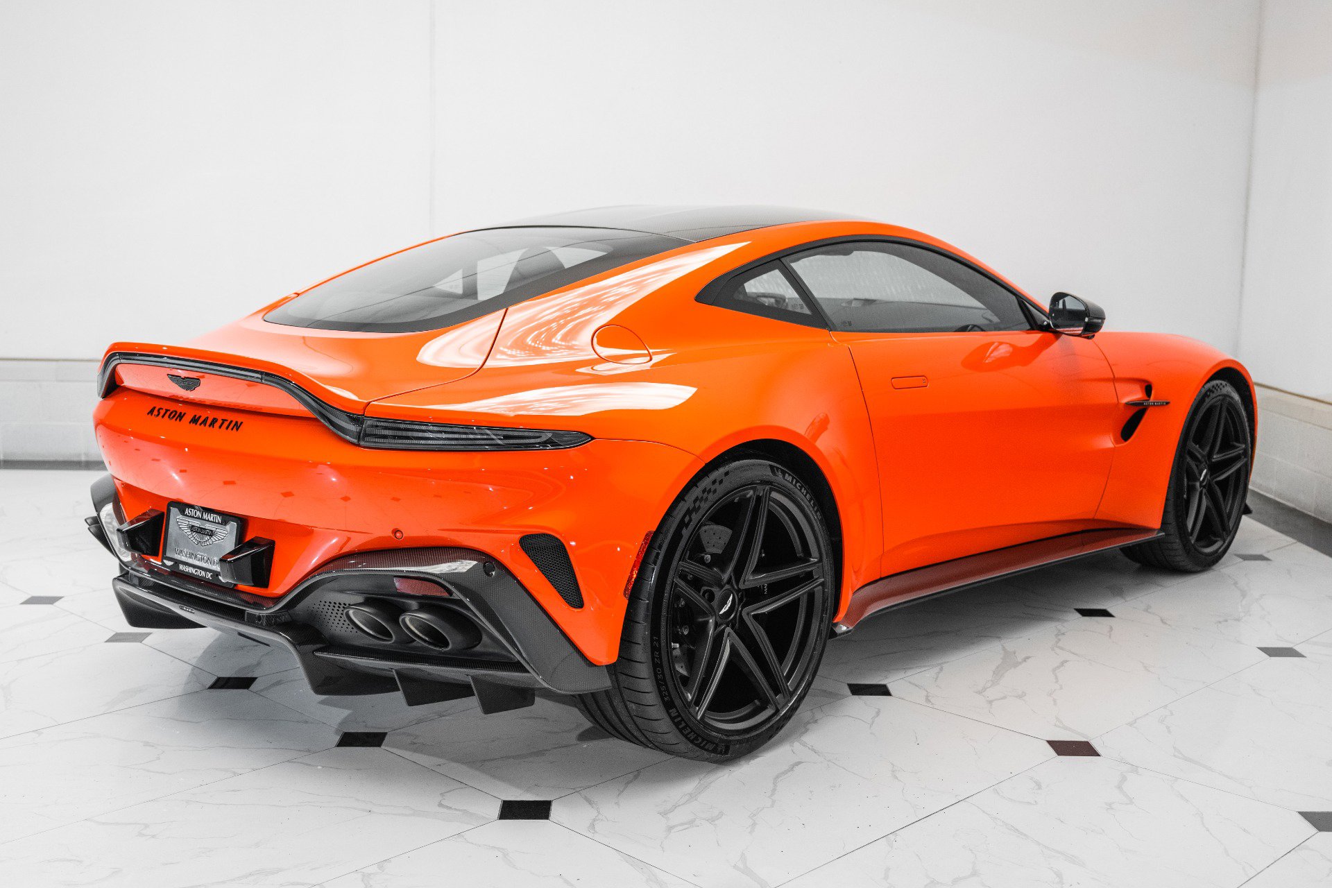 Used 2025 Aston Martin V8 Vantage Coupe image 45