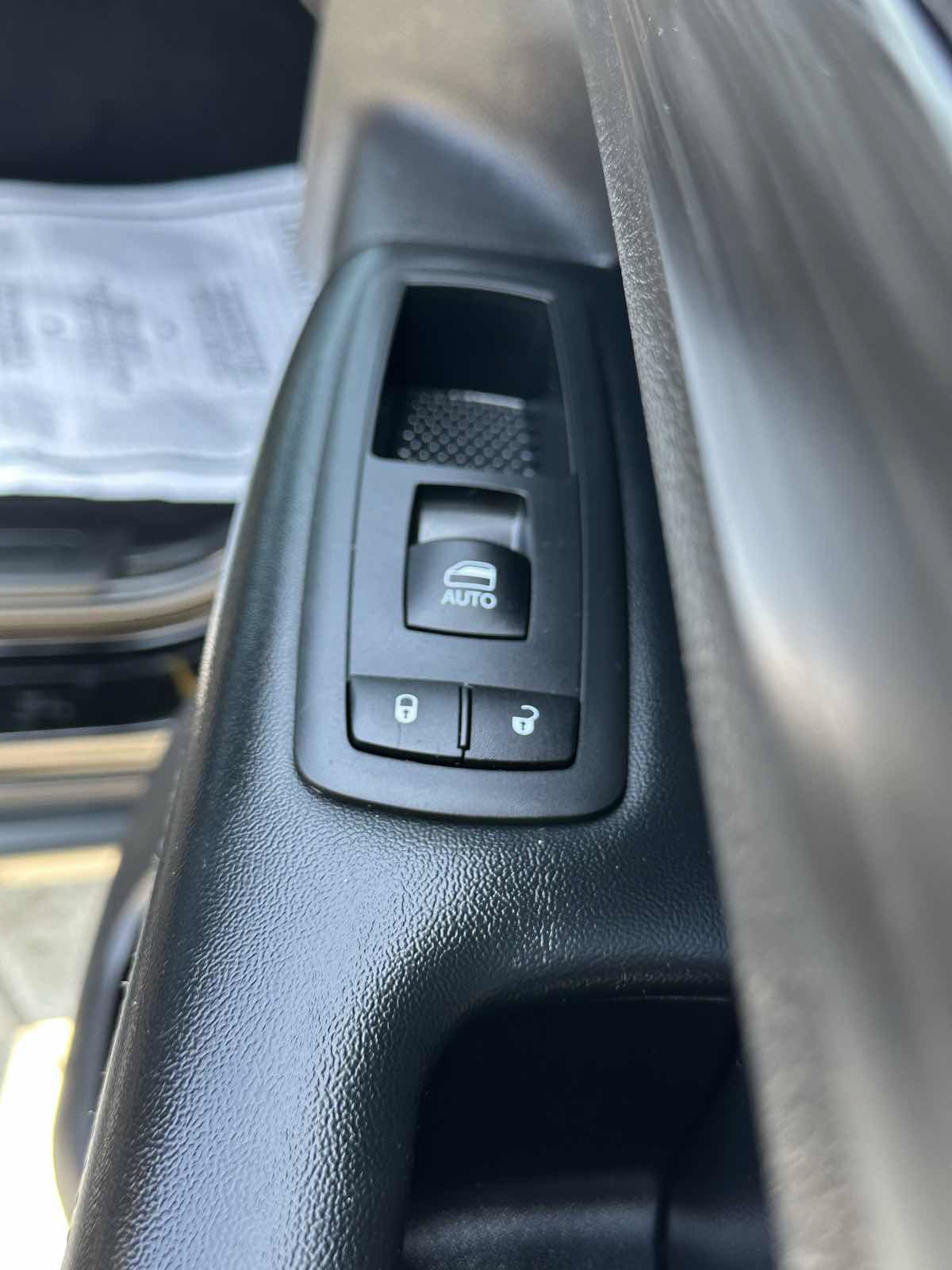 Used 2019 Jeep Grand Cherokee Laredo RWD image 29