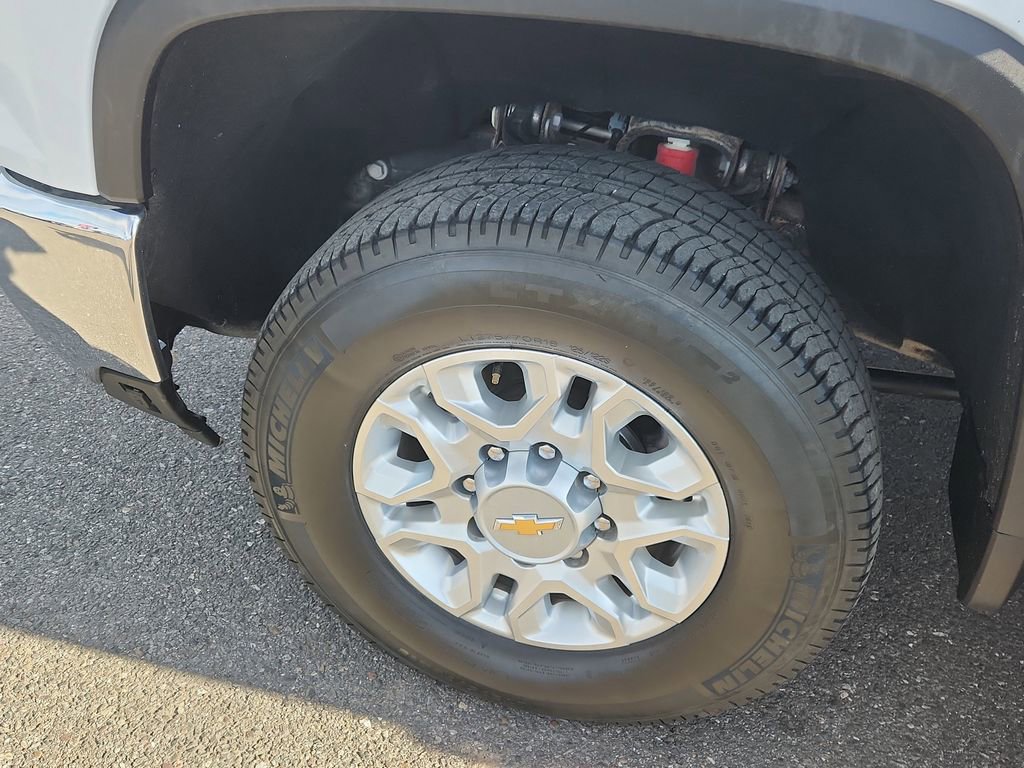 Used 2024 Chevrolet Silverado 2500 LT image 16