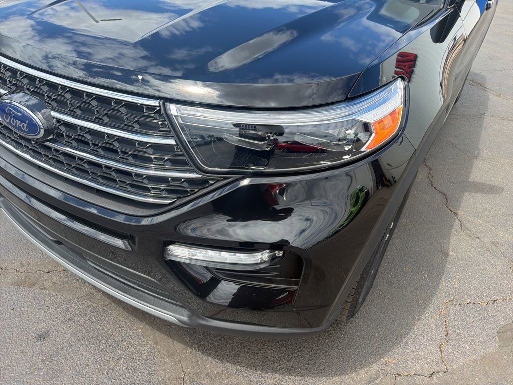 Used 2022 Ford Explorer XLT w/ Equipment Group 202A AWD/4WD image 11
