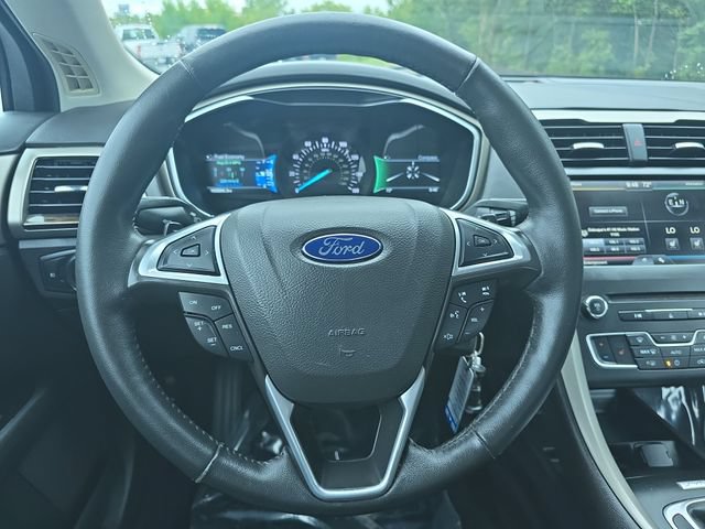 Used 2016 Ford Fusion SE w/ Equipment Group 202A AWD/4WD image 18