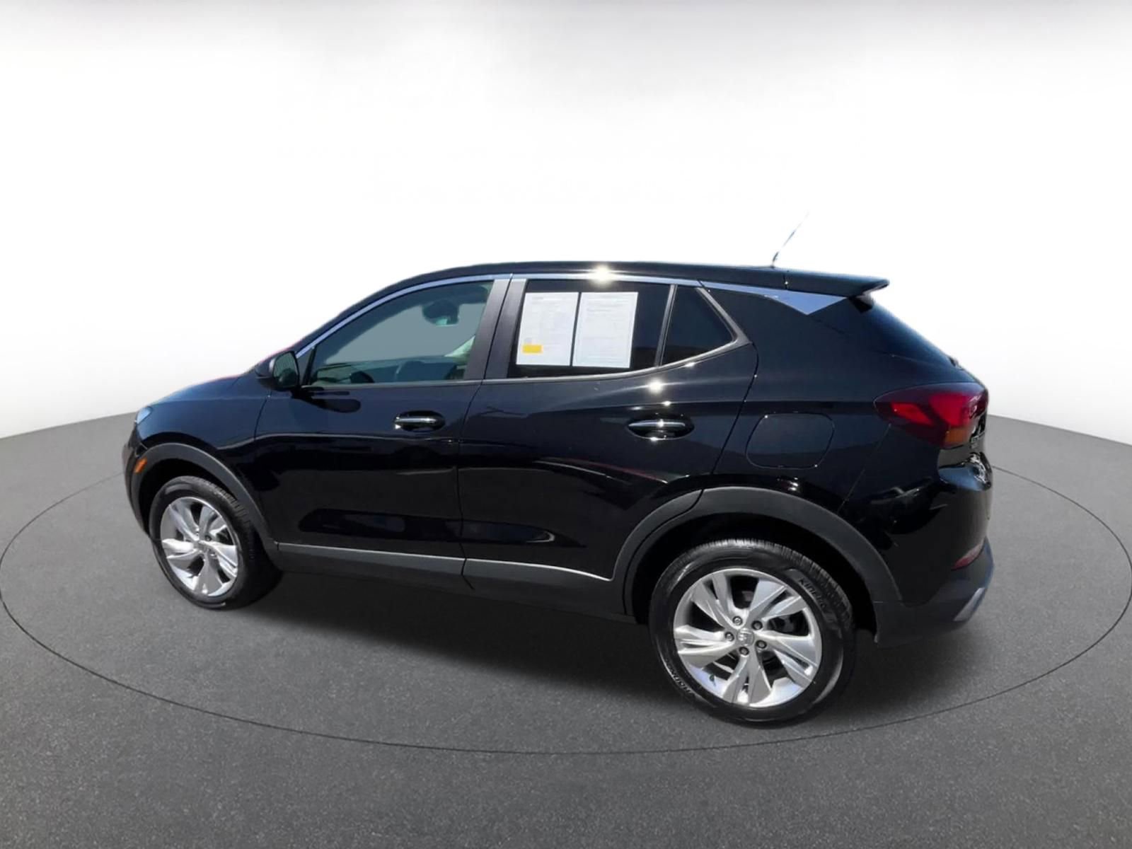 Used 2025 Buick Encore GX Preferred AWD/4WD image 8