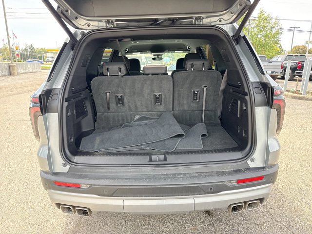Used 2026 Chevrolet Traverse LT w/ Driver Confidence Package FWD image 25
