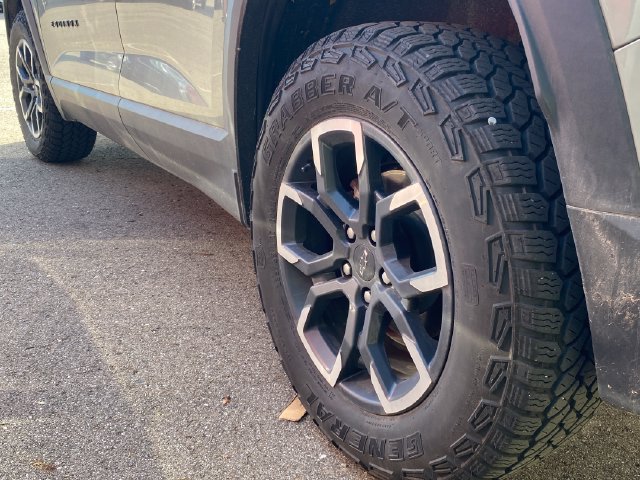 Certified 2025 Chevrolet Equinox ACTIV w/ Safety and Technology Package AWD/4WD image 38