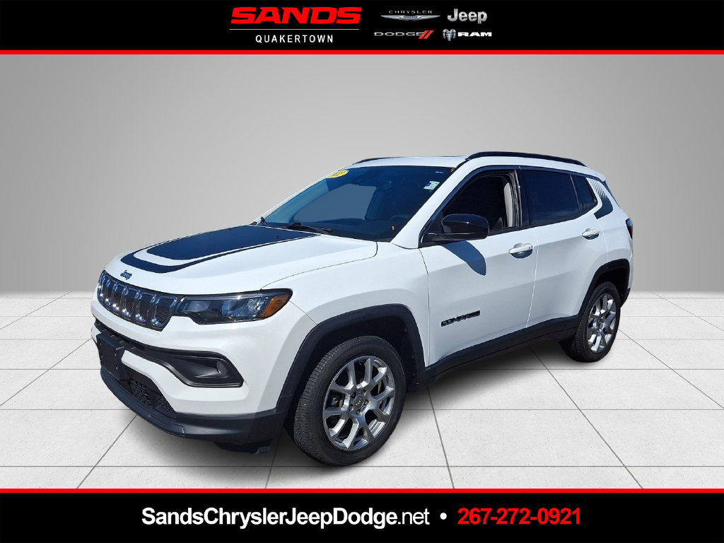 Used 2022 Jeep Compass Latitude w/ Sun and Sound Group AWD/4WD image 1