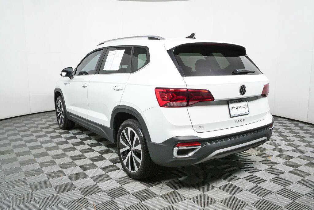 Certified 2023 Volkswagen Taos SE FWD image 27