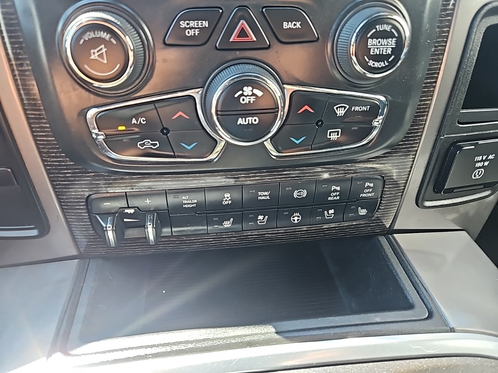 Used 2016 RAM 2500 Limited AWD/4WD image 19