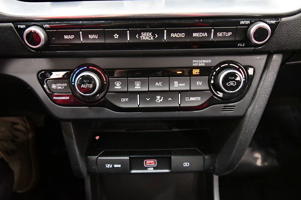 Used 2022 Kia Niro EX Premium w/ Cold Weather Package image 27