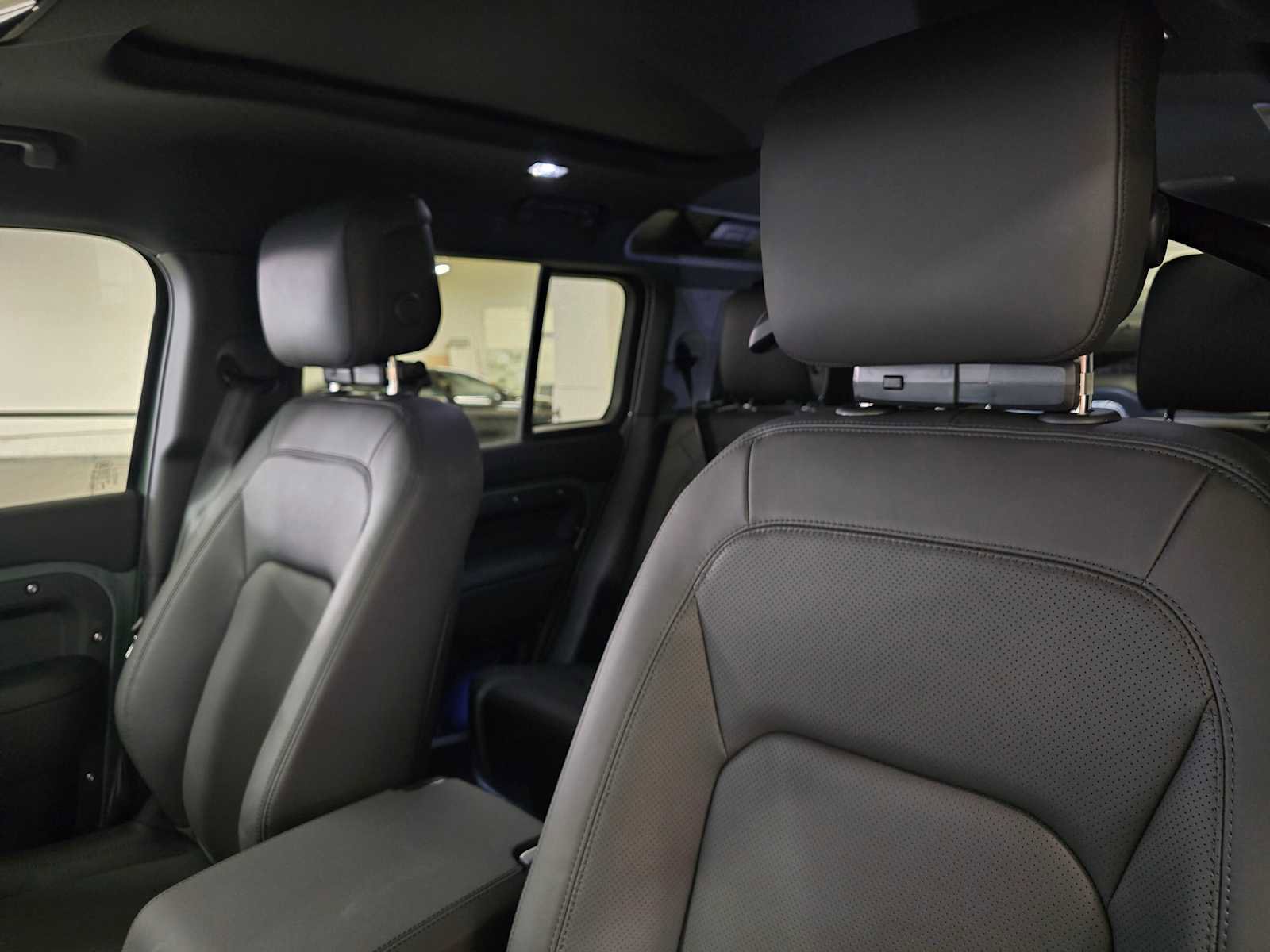 New 2026 Land Rover Defender 110 Trophy Edition AWD/4WD image 25