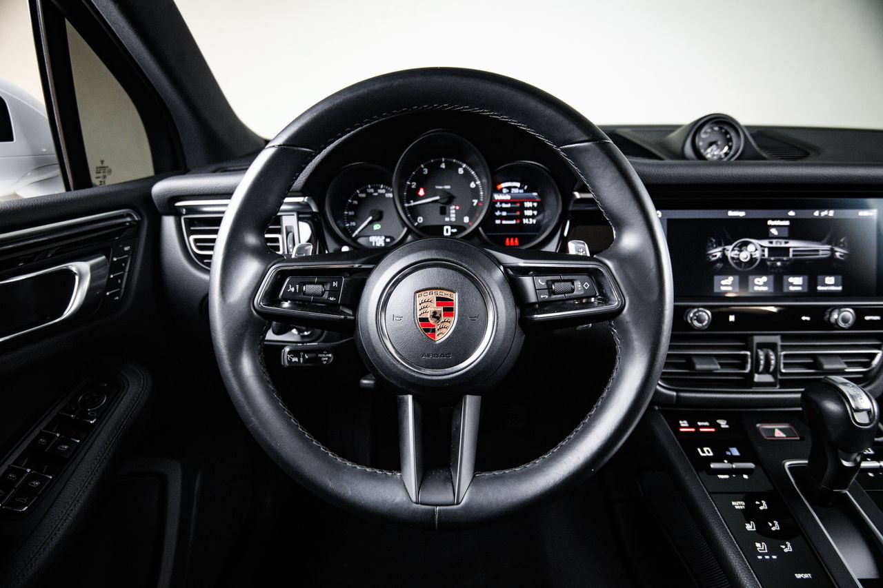 Certified 2023 Porsche Macan AWD/4WD image 26