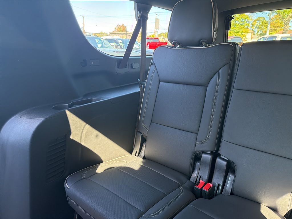 New 2026 Chevrolet Suburban Premier image 38