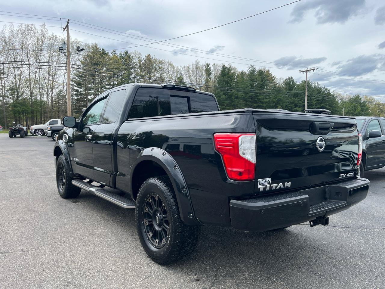 Used 2017 Nissan Titan SV AWD/4WD image 3