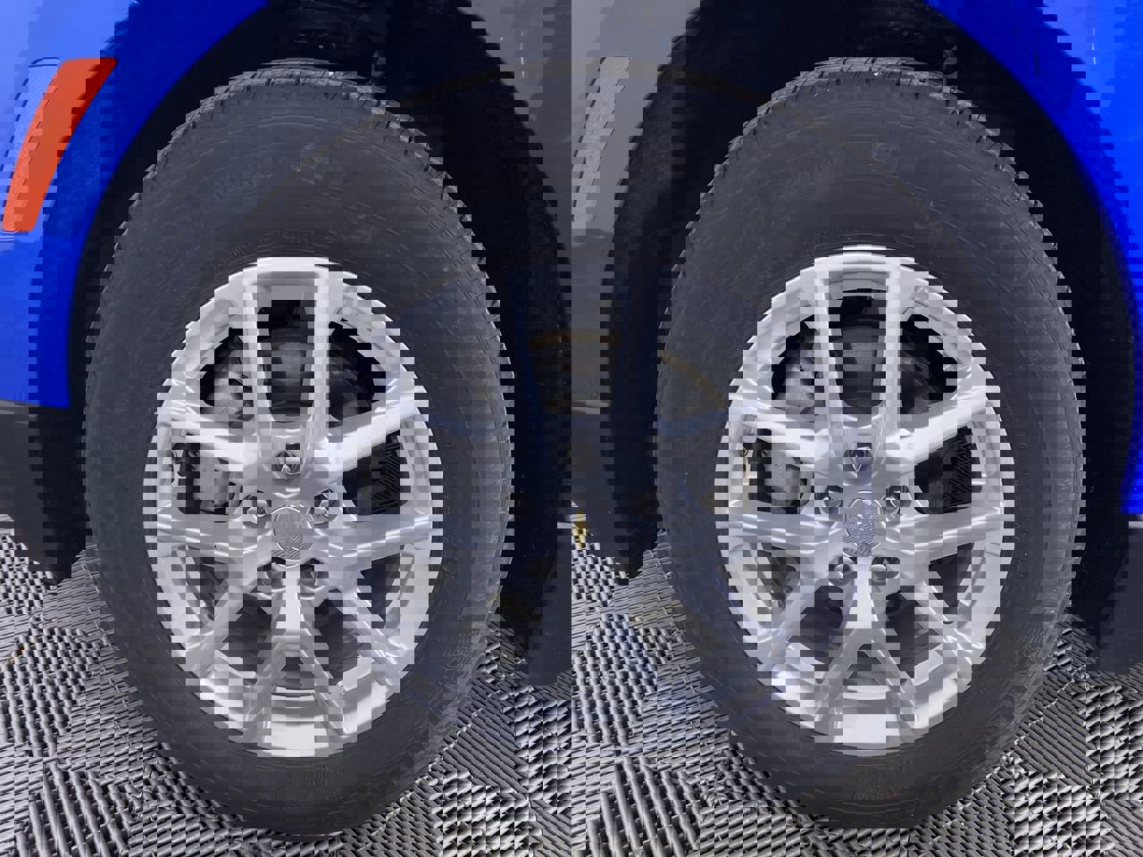 Certified 2024 Chevrolet Equinox LS w/ LS Convenience Package FWD image 25