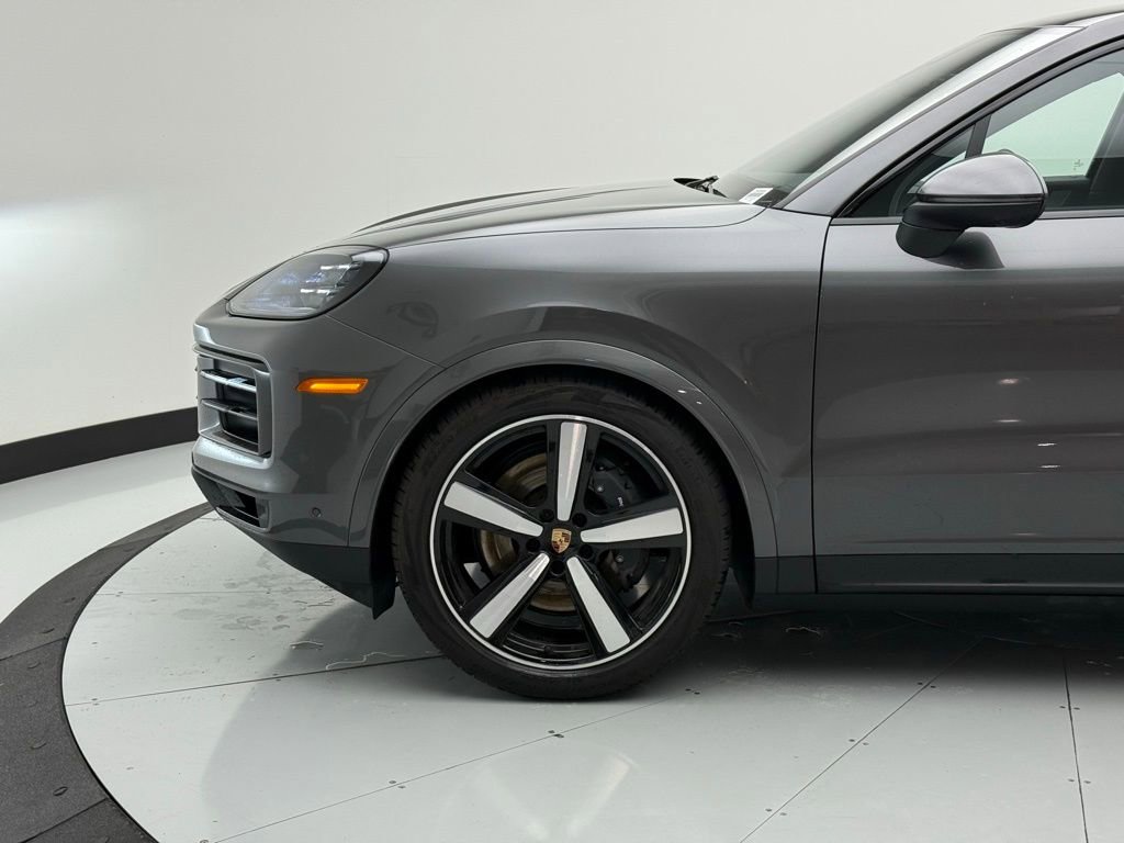 Certified 2025 Porsche Cayenne Coupe image 27