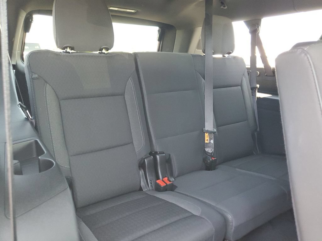 Used 2026 Chevrolet Suburban LS RWD image 25