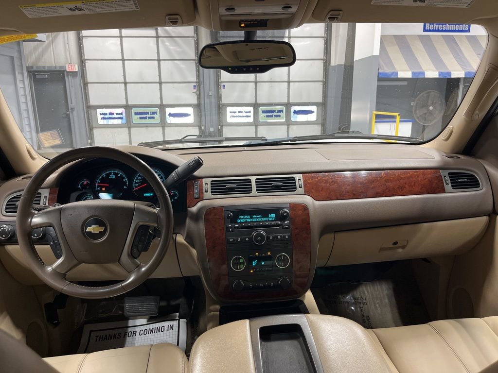 Used 2012 Chevrolet Suburban LT w/ Luxury Package AWD/4WD image 31