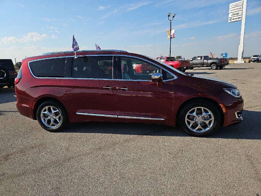 Certified 2017 Chrysler Pacifica Limited w/ Advanced Safetytec Group FWD image 9