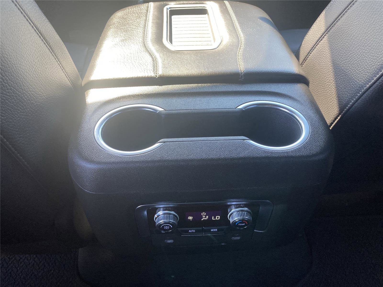 Used 2023 GMC Yukon Denali image 25