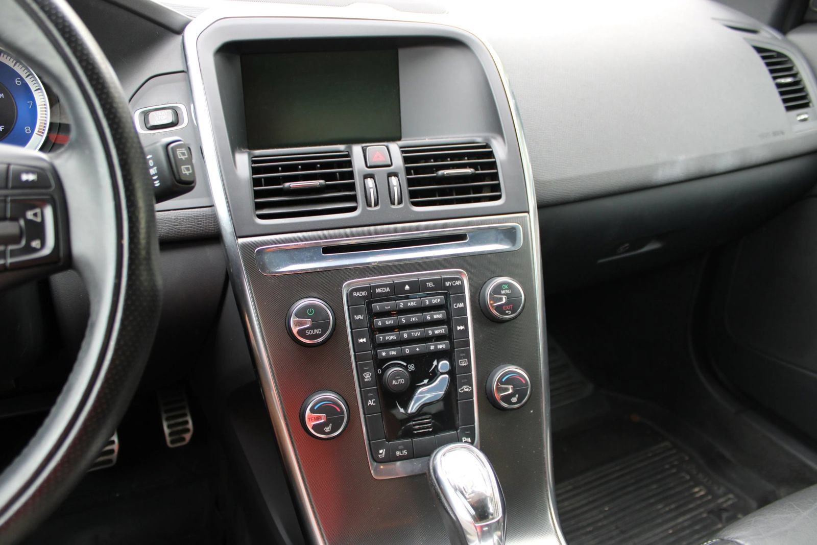 Used 2013 Volvo XC60 T6 R-Design Platinum AWD/4WD image 11