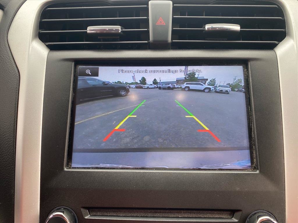 Used 2016 Ford Fusion SE FWD image 14
