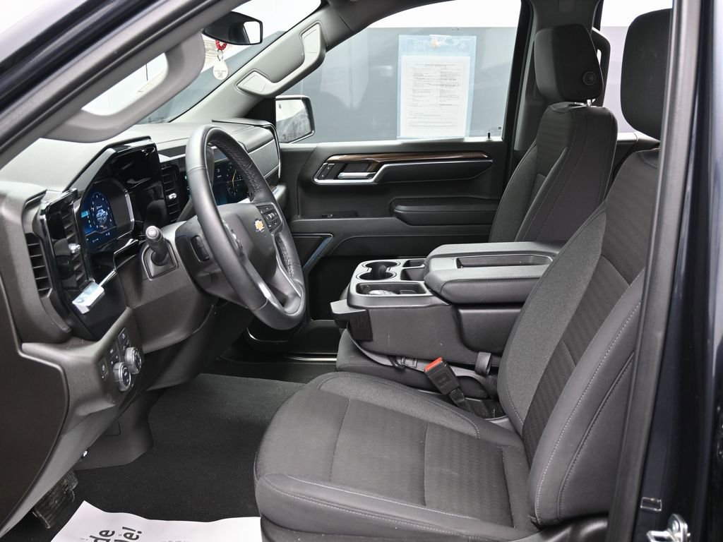 Used 2024 Chevrolet Silverado 1500 LT image 16