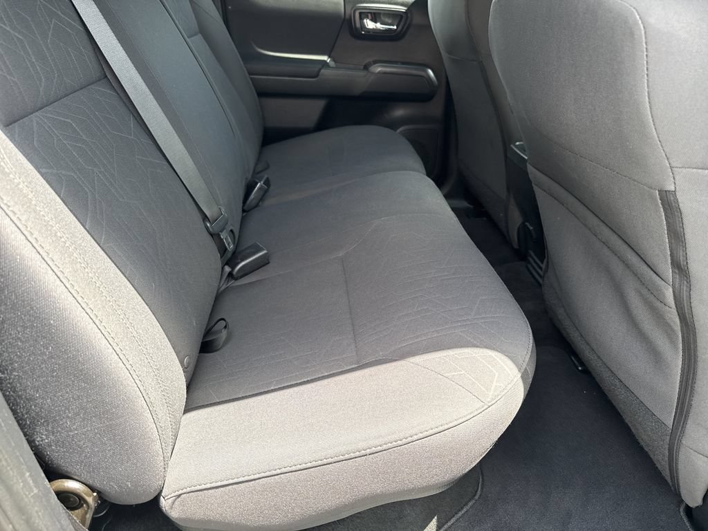 Used 2018 Toyota Tacoma TRD Sport AWD/4WD image 15