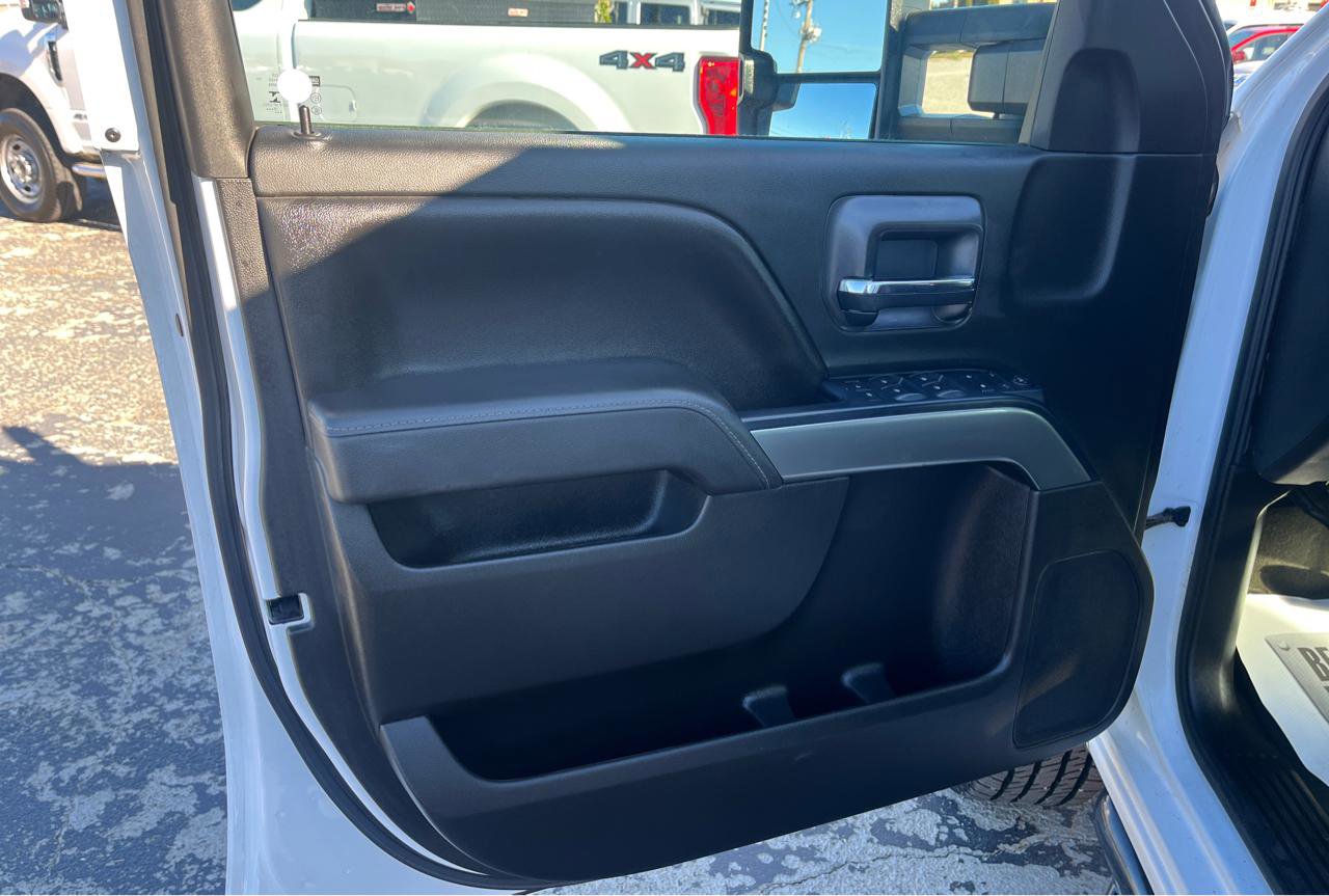 Used 2016 Chevrolet Silverado 2500 LT AWD/4WD image 9