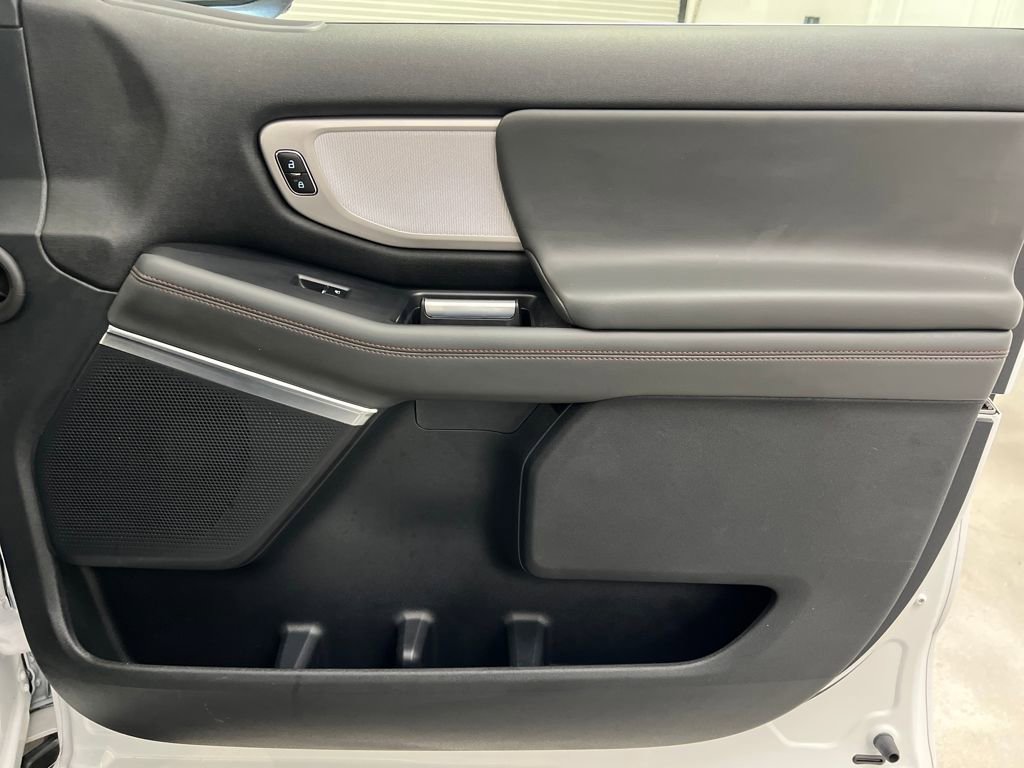 Used 2025 Ford Expedition Max Active image 27