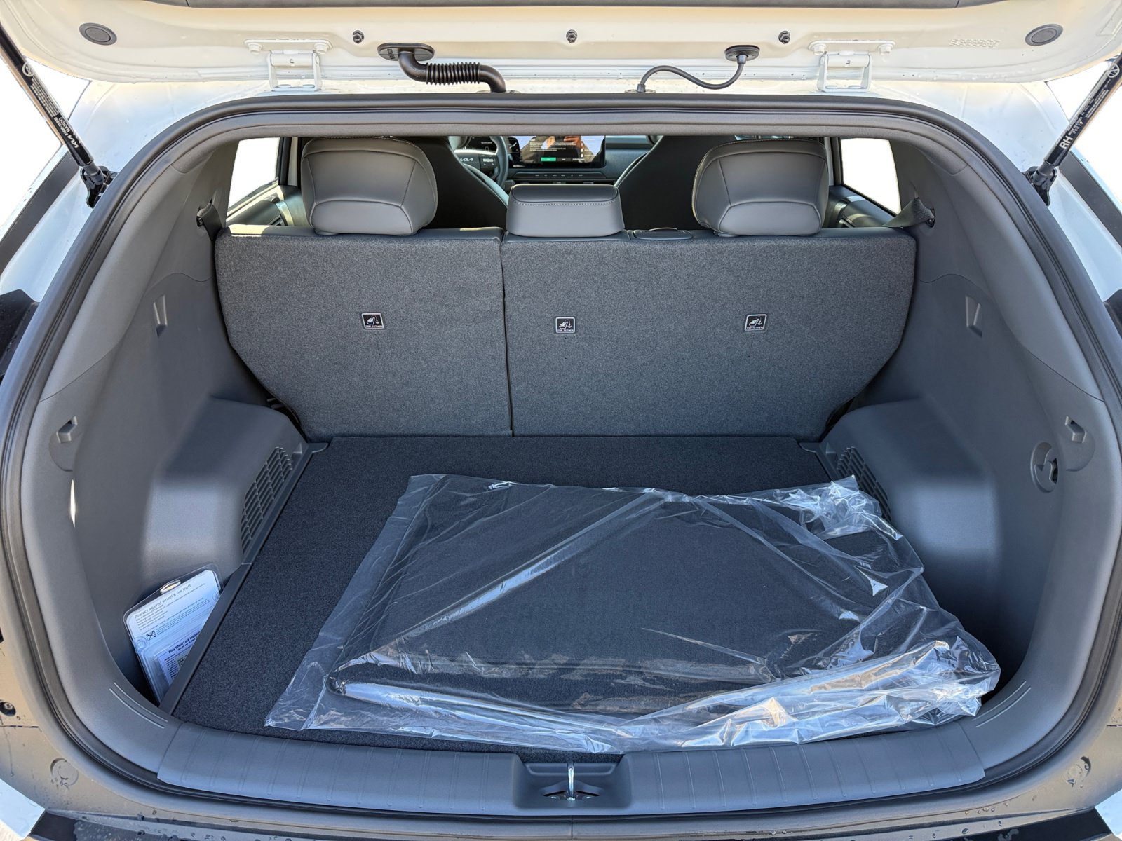 New 2027 Kia EV3 Wind FWD image 17