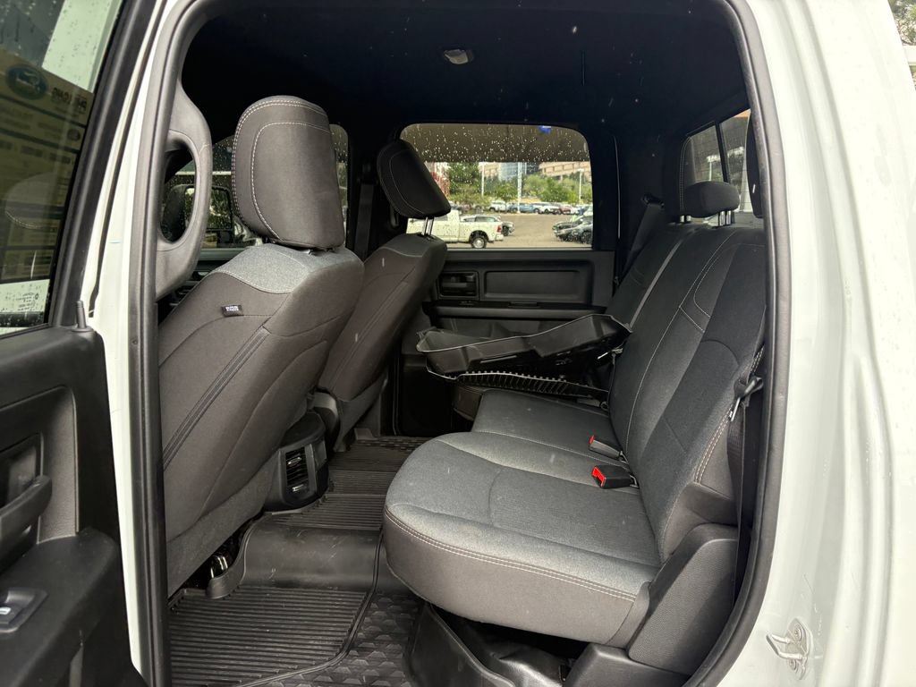 Used 2024 RAM 3500 Tradesman w/ Chrome Appearance Group AWD/4WD image 27