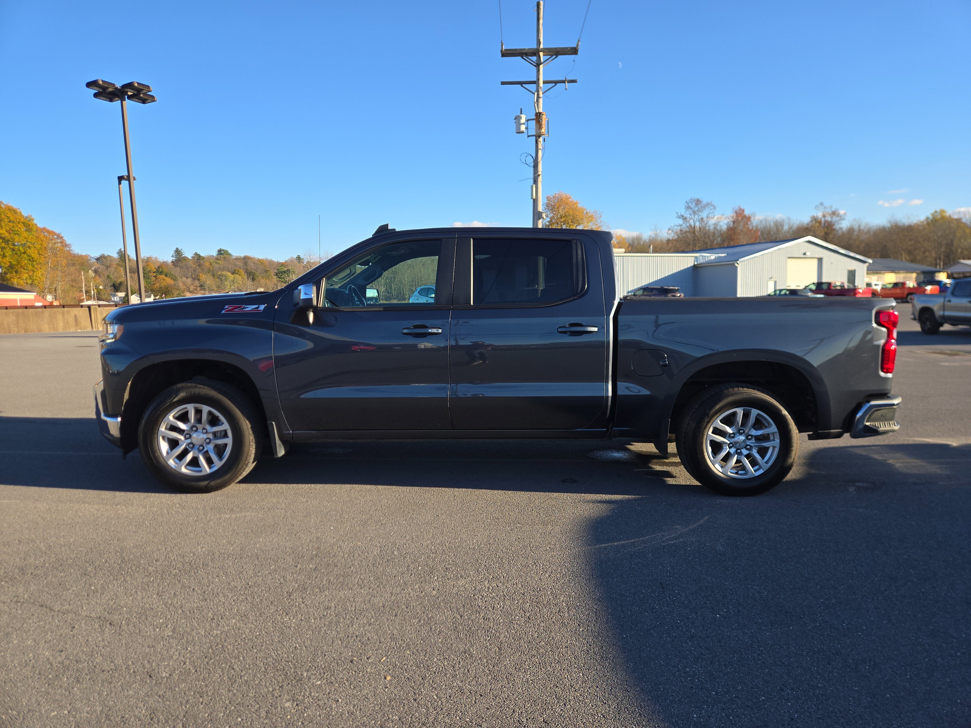 Used 2022 Chevrolet Silverado 1500 LT w/ Z71 Off-Road Package image 7
