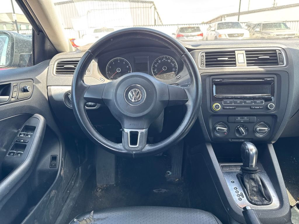 Used 2013 Volkswagen Jetta SE FWD image 6