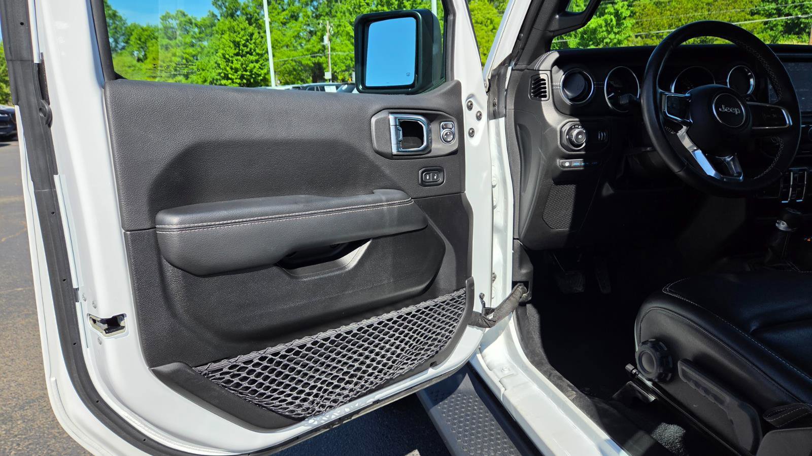 Used 2023 Jeep Wrangler Sahara w/ Cold Weather Group image 20